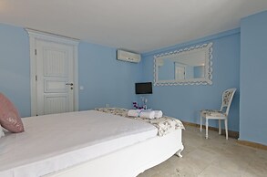 Alacati Roka Tas Otel