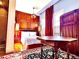 Hart House Hotel