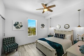 Cape Crossing Resort & Marina