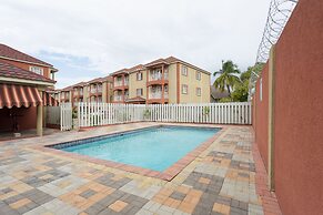 New Kingston Guest Apt at Fairway