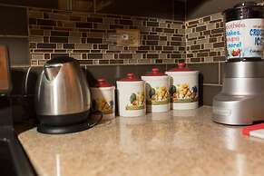 New Kingston Guest Apt at Fairway