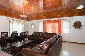 New Kingston Guest Apt at Fairway