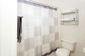 New Kingston Guest Apt at Fairway