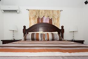 New Kingston Guest Apt at Fairway