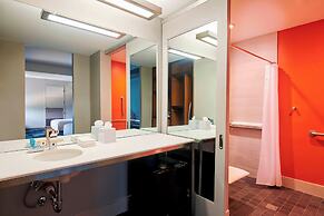 Aloft Cleveland Airport