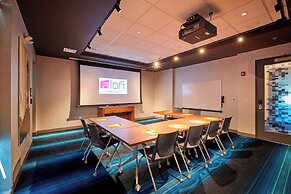 Aloft Cleveland Airport