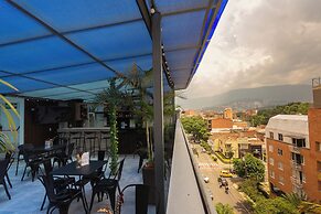 Hotel Laureles Plaza