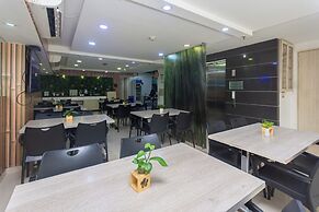 Hotel Laureles Plaza