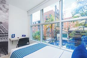 Hotel Laureles Plaza