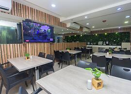 Hotel Laureles Plaza