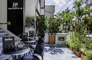 Hotel Laureles Plaza