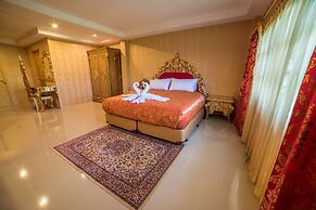 Nakaraj Princess Chiang Rai - Walking Street