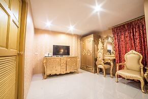 Nakaraj Princess Chiang Rai - Walking Street