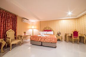 Nakaraj Princess Chiang Rai - Walking Street