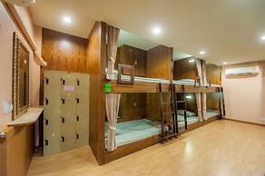 Full House Khaosan - Hostel