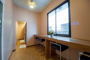 Full House Khaosan - Hostel