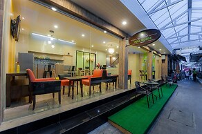 Full House Khaosan - Hostel