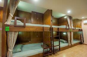 Full House Khaosan - Hostel