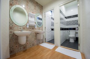 Full House Khaosan - Hostel