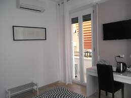 Gloria Vatican Bijou