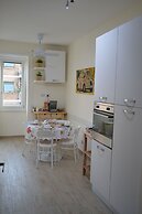 Gloria Vatican Bijou