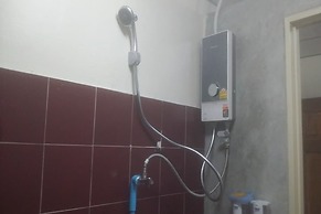 First Inn On Nut - Hostel