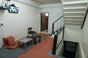 First Inn On Nut - Hostel