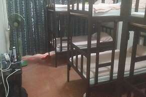 First Inn On Nut - Hostel