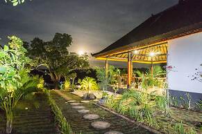 Sunrise Ocean Hut's Lembongan