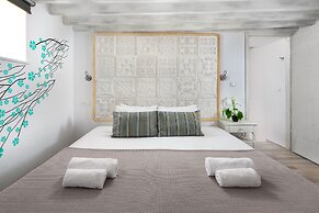 Lindos Citrin Suites