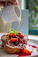 Hyde Hotel (Formerly The Forster Court Hotel)