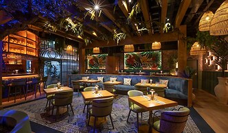 Hyde Hotel (Formerly The Forster Court Hotel)