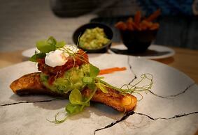 Hyde Hotel (Formerly The Forster Court Hotel)