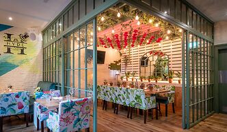 Hyde Hotel (Formerly The Forster Court Hotel)