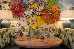 Hyde Hotel (Formerly The Forster Court Hotel)