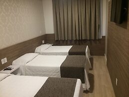 Holiday & Business Hotel - Ao lado do Centro de Eventos e Arena Conda