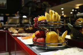 Holiday & Business Hotel - Ao lado do Centro de Eventos e Arena Conda