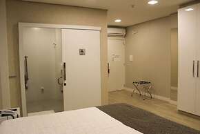 Holiday & Business Hotel - Ao lado do Centro de Eventos e Arena Conda