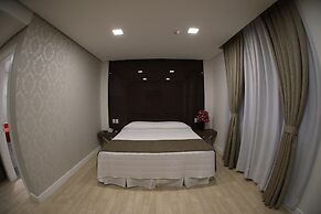 Holiday & Business Hotel - Ao lado do Centro de Eventos e Arena Conda