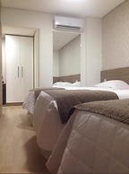 Holiday & Business Hotel - Ao lado do Centro de Eventos e Arena Conda