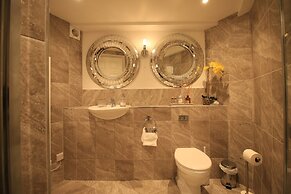 Streamside Apartments