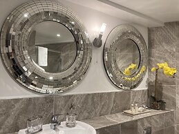 Streamside Apartments