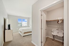 Global Luxury Suites in Menlo Park