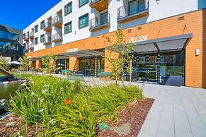 Global Luxury Suites in Menlo Park