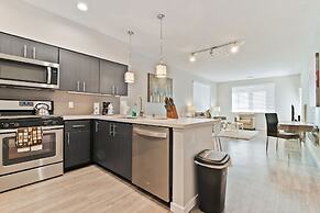 Global Luxury Suites in Menlo Park