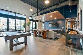 Global Luxury Suites in Menlo Park