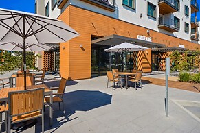 Global Luxury Suites in Menlo Park