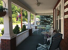 Maria's Garden and Inn