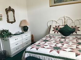 Maria's Garden and Inn