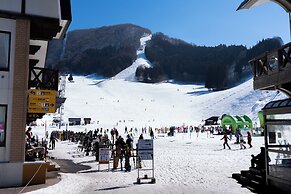 Nozawaonsen Azegamikan